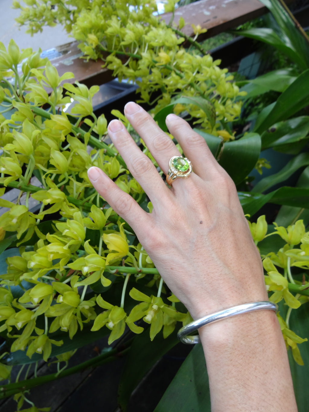 Janyce Oval Peridot Ring [Size 7]
