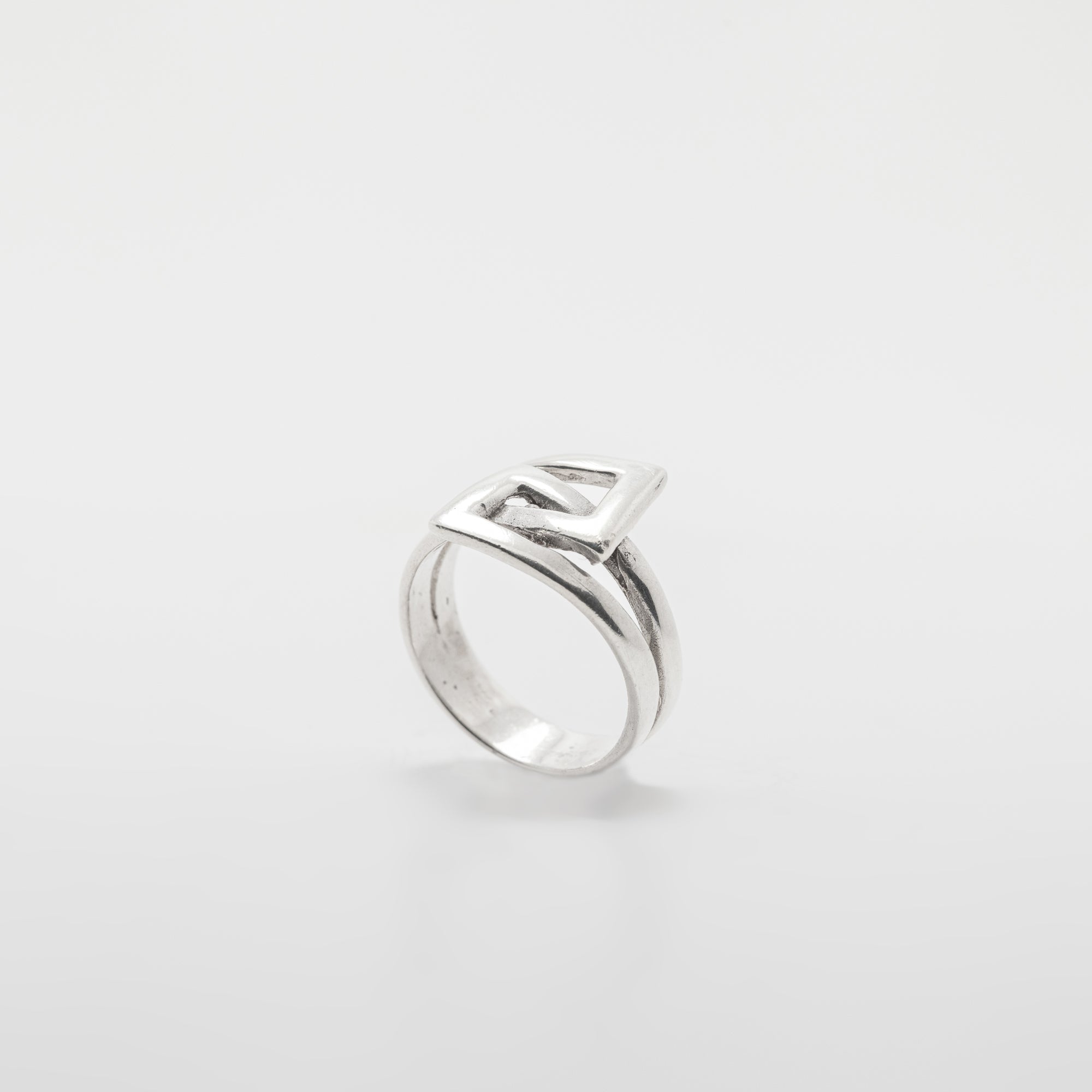 Square Link Ring