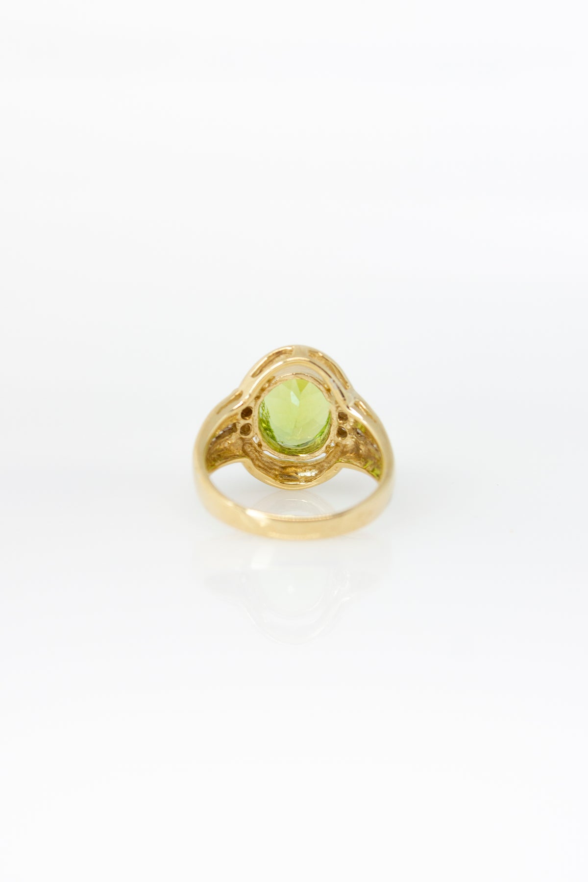 Janyce Oval Peridot Ring [Size 7]