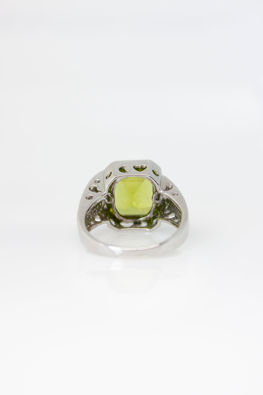 Taylor Peridot Rectangle Ring [Size 6.75]