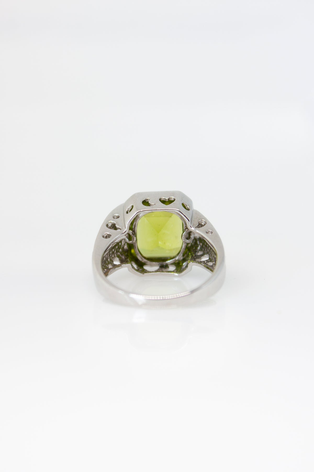 Taylor Peridot Rectangle Ring [Size 6.75]