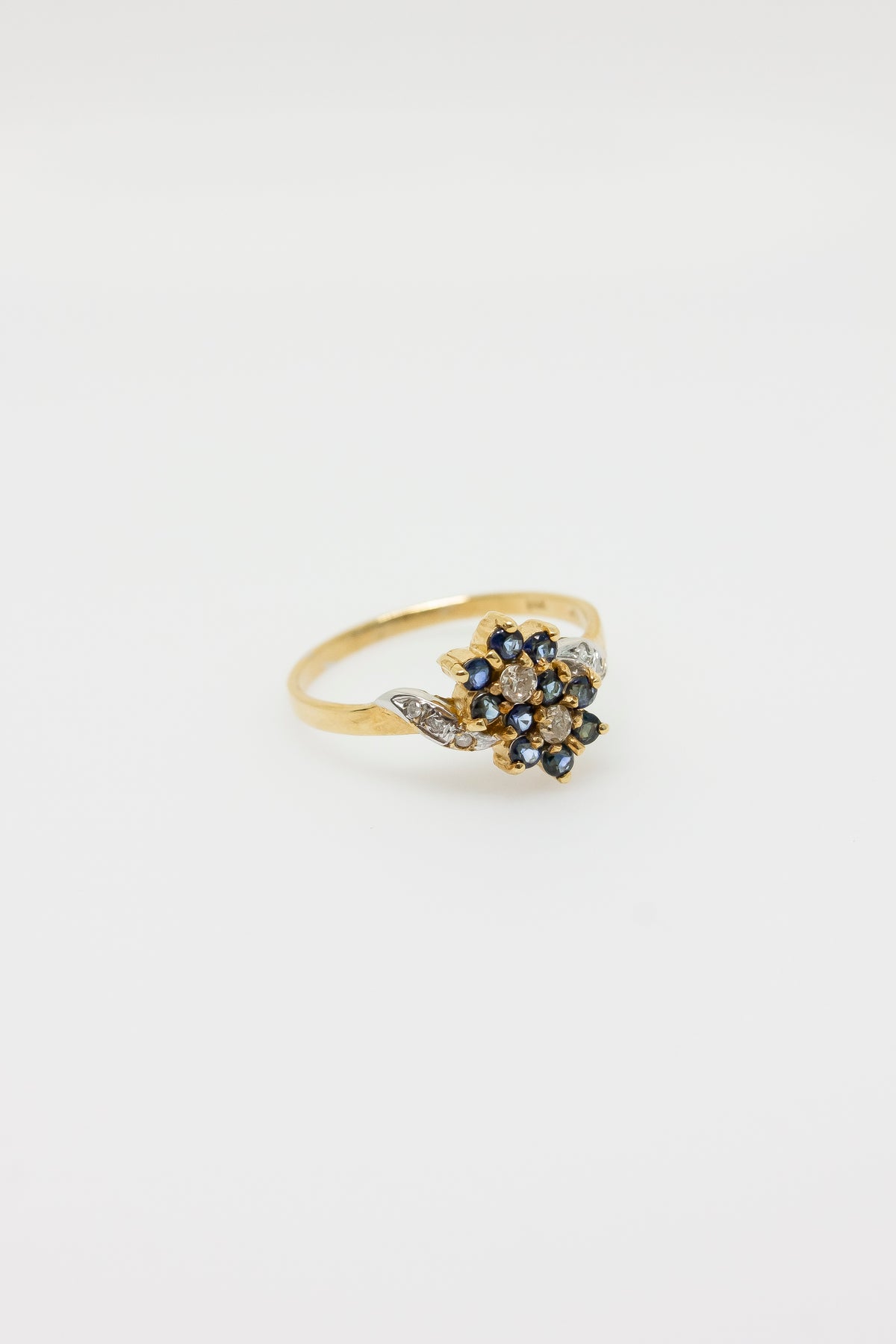 Tomiye Flower Sapphire Ring [Size 6.25]