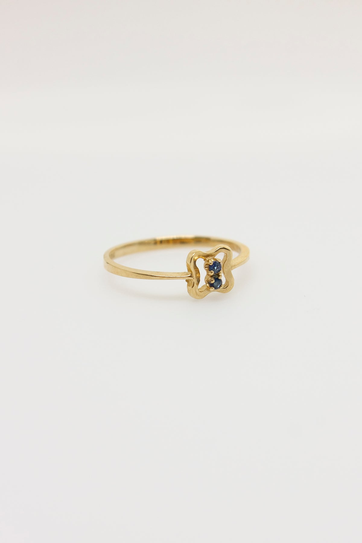 Robin Clover Sapphire Ring [Size 5.5]