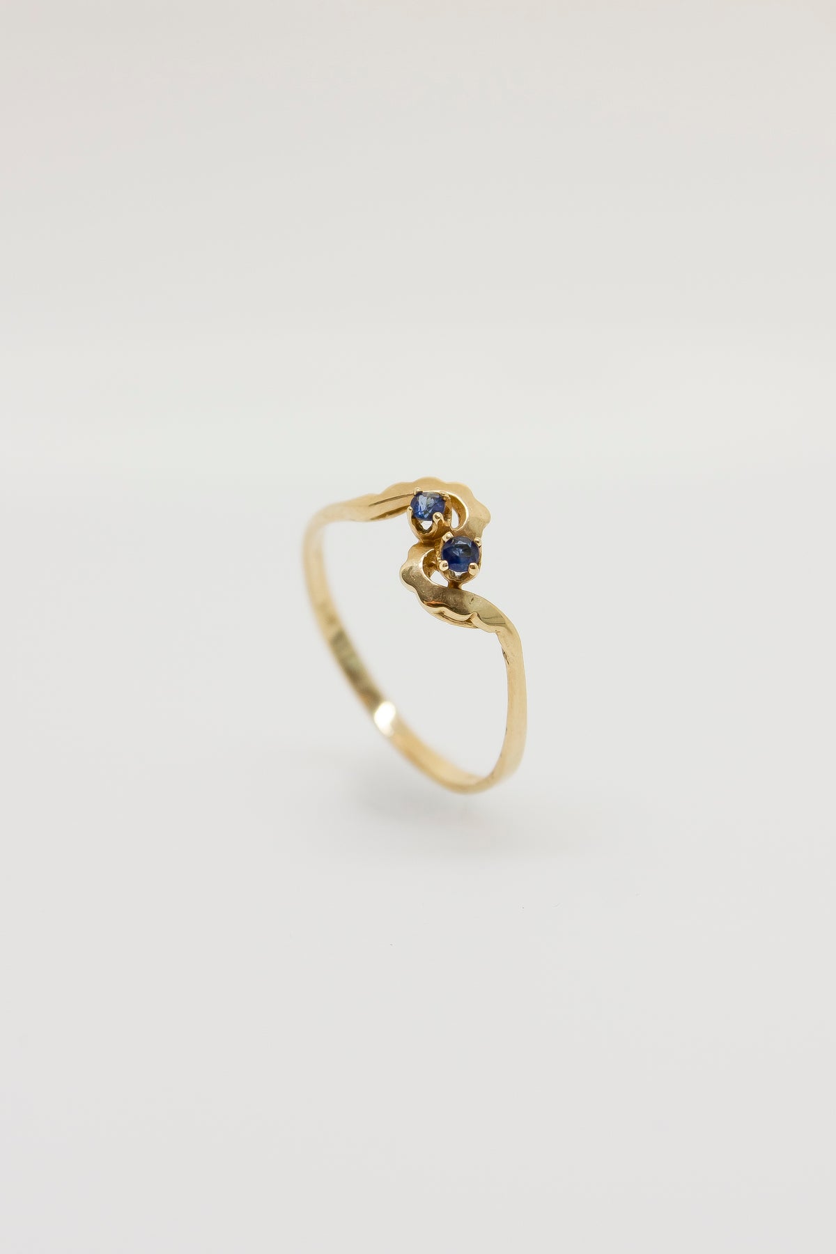 Jesse Wave Sapphire Ring [Size 5.5]