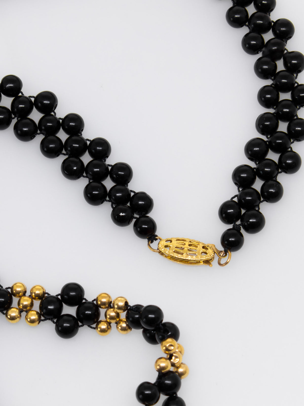 Black Coral Clover Necklace
