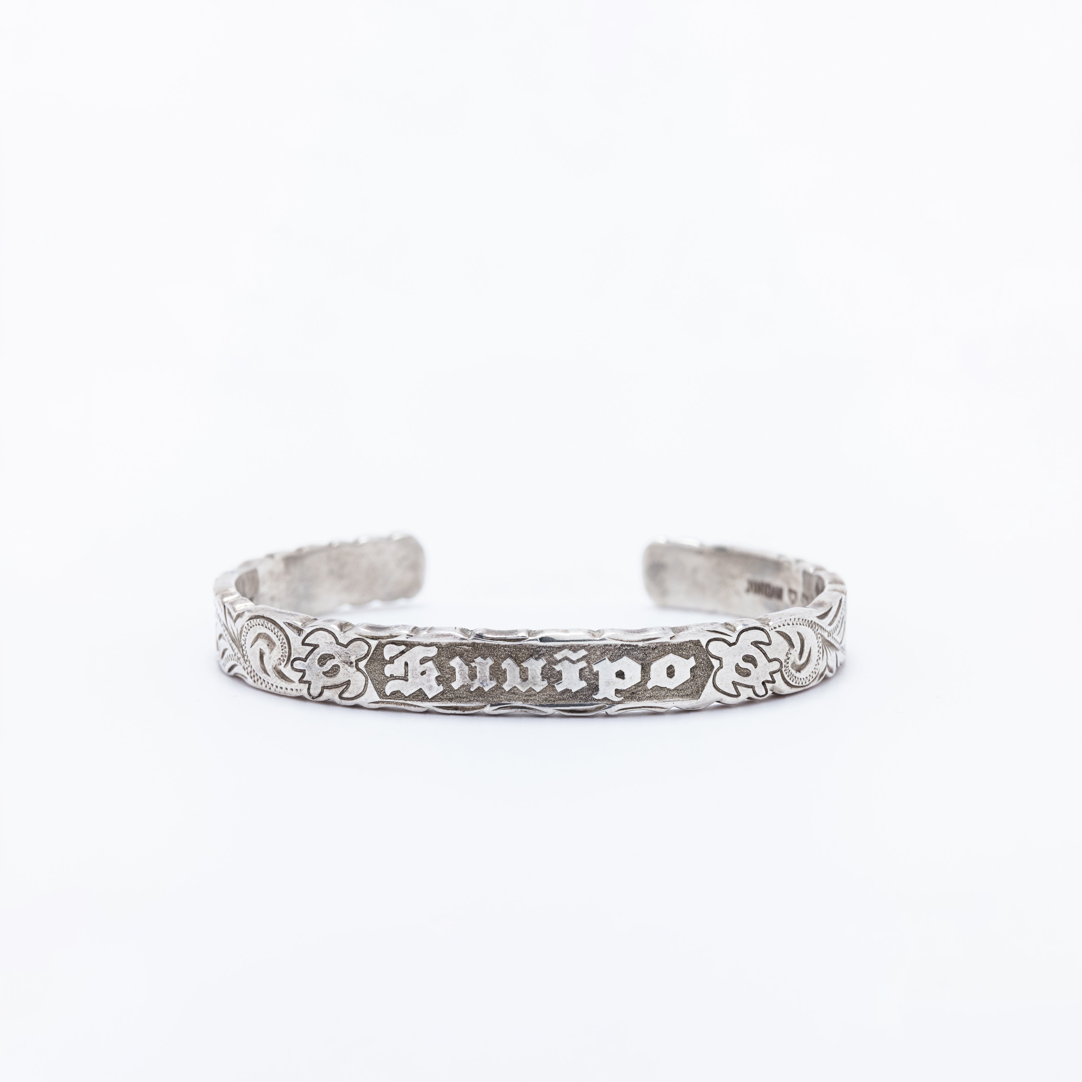 Ku'uipo Honu Cuff with Hawaiian Heritage Scroll