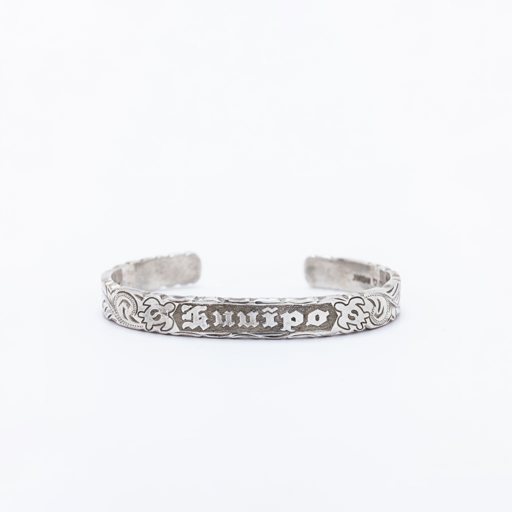 Ku'uipo Honu Cuff with Hawaiian Heritage Scroll
