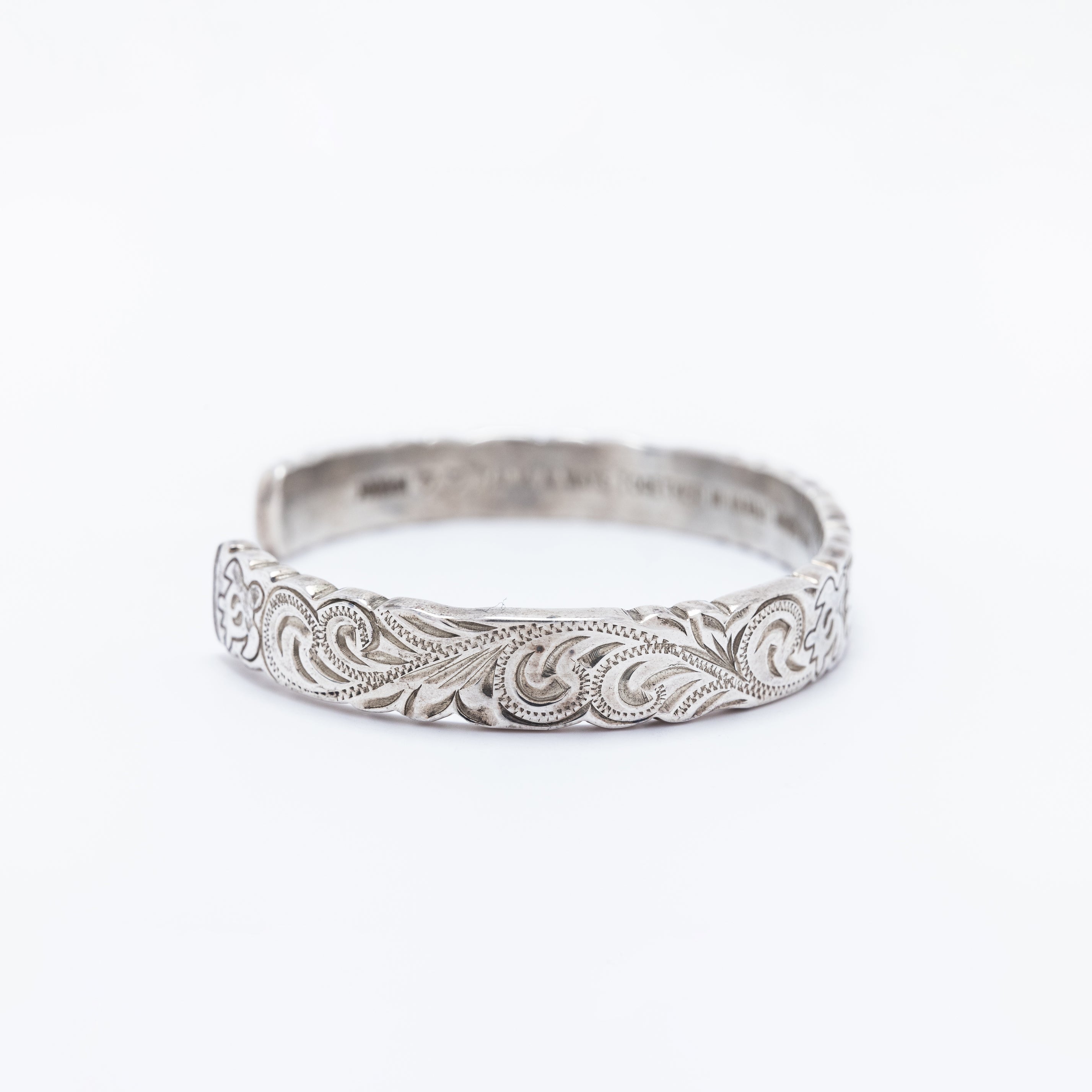 Ku'uipo Honu Cuff with Hawaiian Heritage Scroll