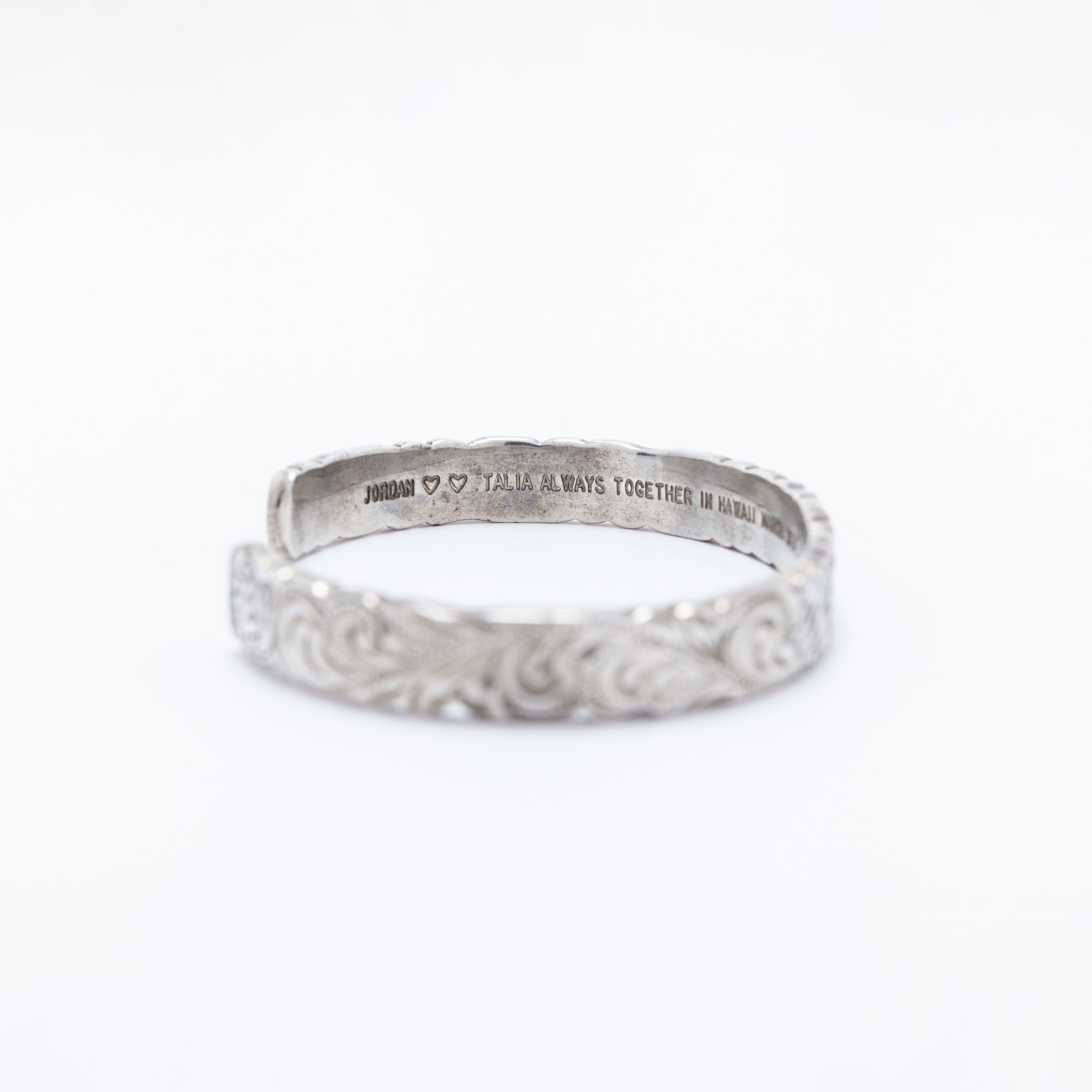 Ku'uipo Honu Cuff with Hawaiian Heritage Scroll