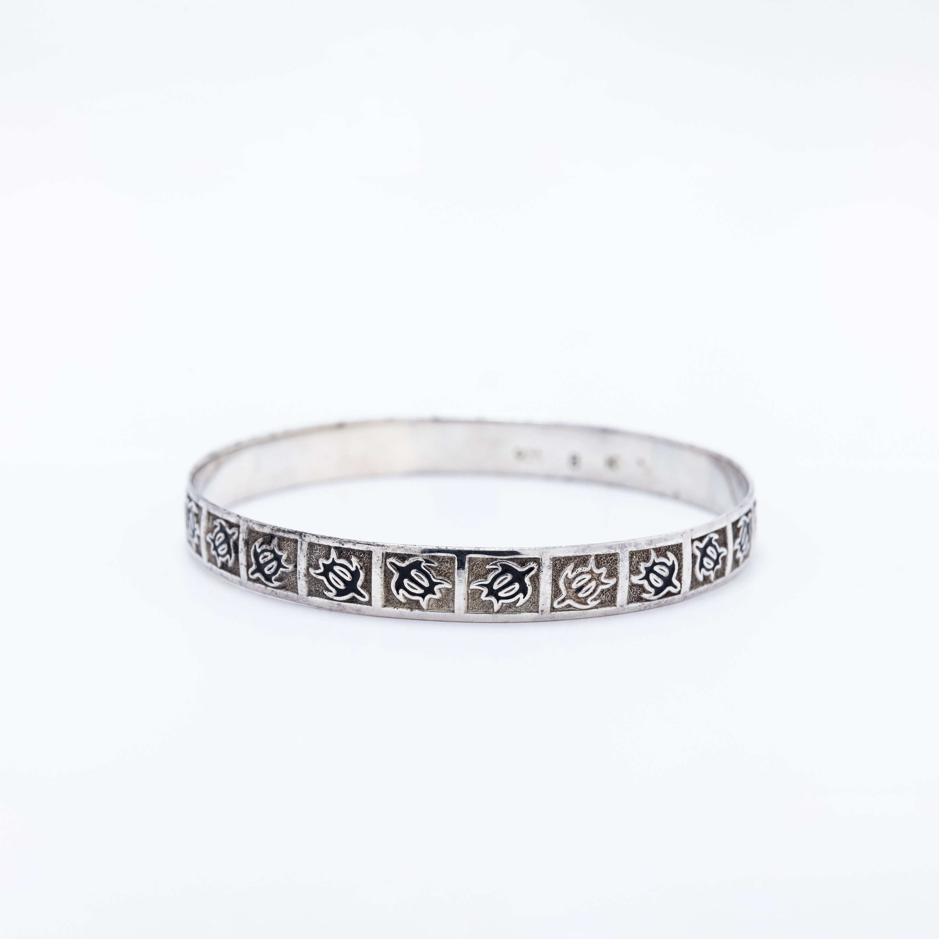 Honu Bangle with Black Enamel Ver.2
