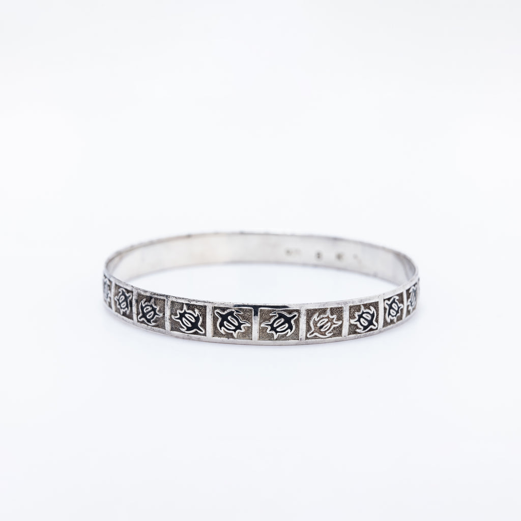 Honu Bangle with Black Enamel Ver.2