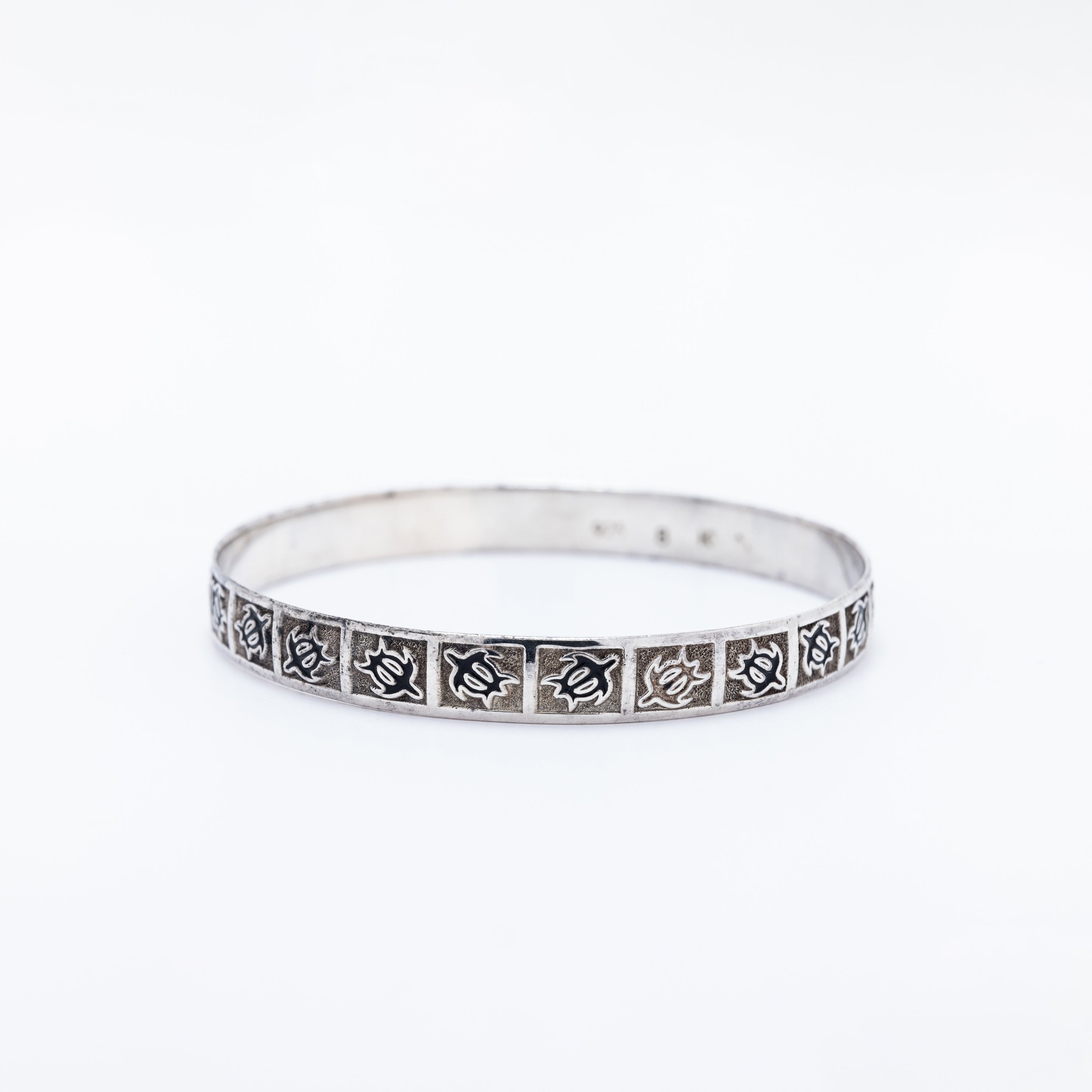 Honu Bangle with Black Enamel Ver.2