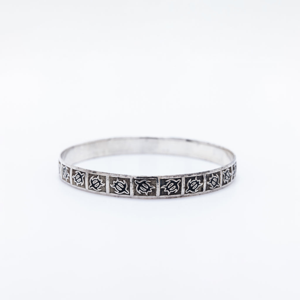Honu Bangle with Black Enamel Ver.2