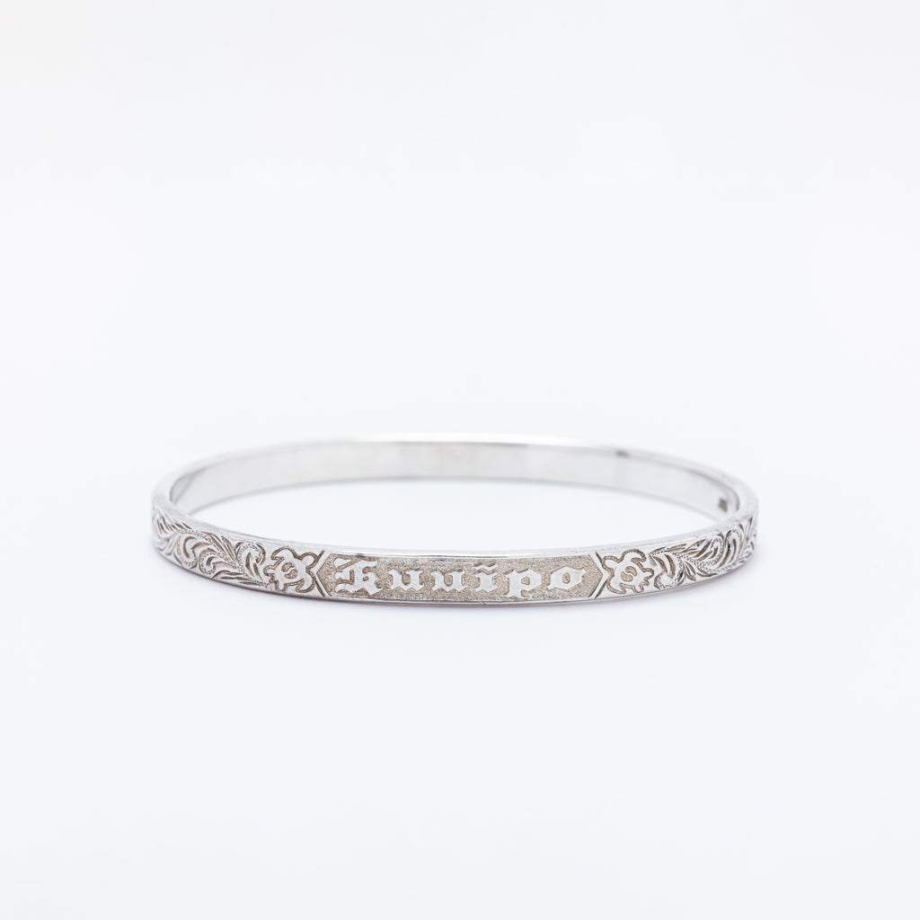 6mm Ku'uipo Bangle with Honu + Hawaiian Heritage Scroll
