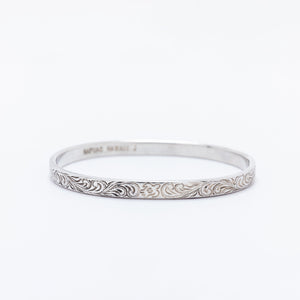 6mm Ku'uipo Bangle with Honu + Hawaiian Heritage Scroll