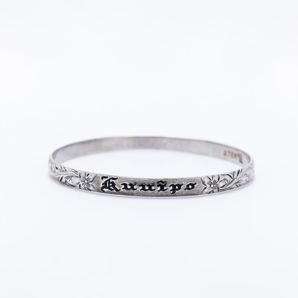 Kuuipo Bangle in Black Enamel and Plumeria