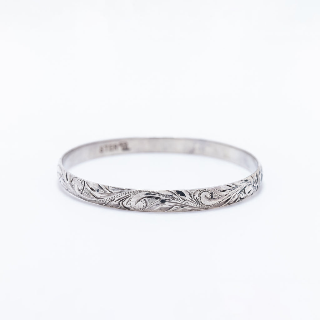 Kuuipo Bangle in Black Enamel and Plumeria