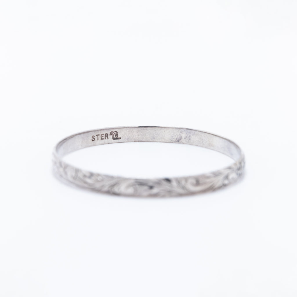 Kuuipo Bangle in Black Enamel and Plumeria