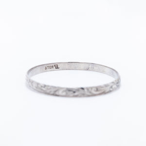 Kuuipo Bangle in Black Enamel and Plumeria