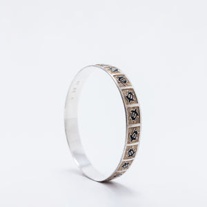 Honu Bangle with Black Enamel Ver.1