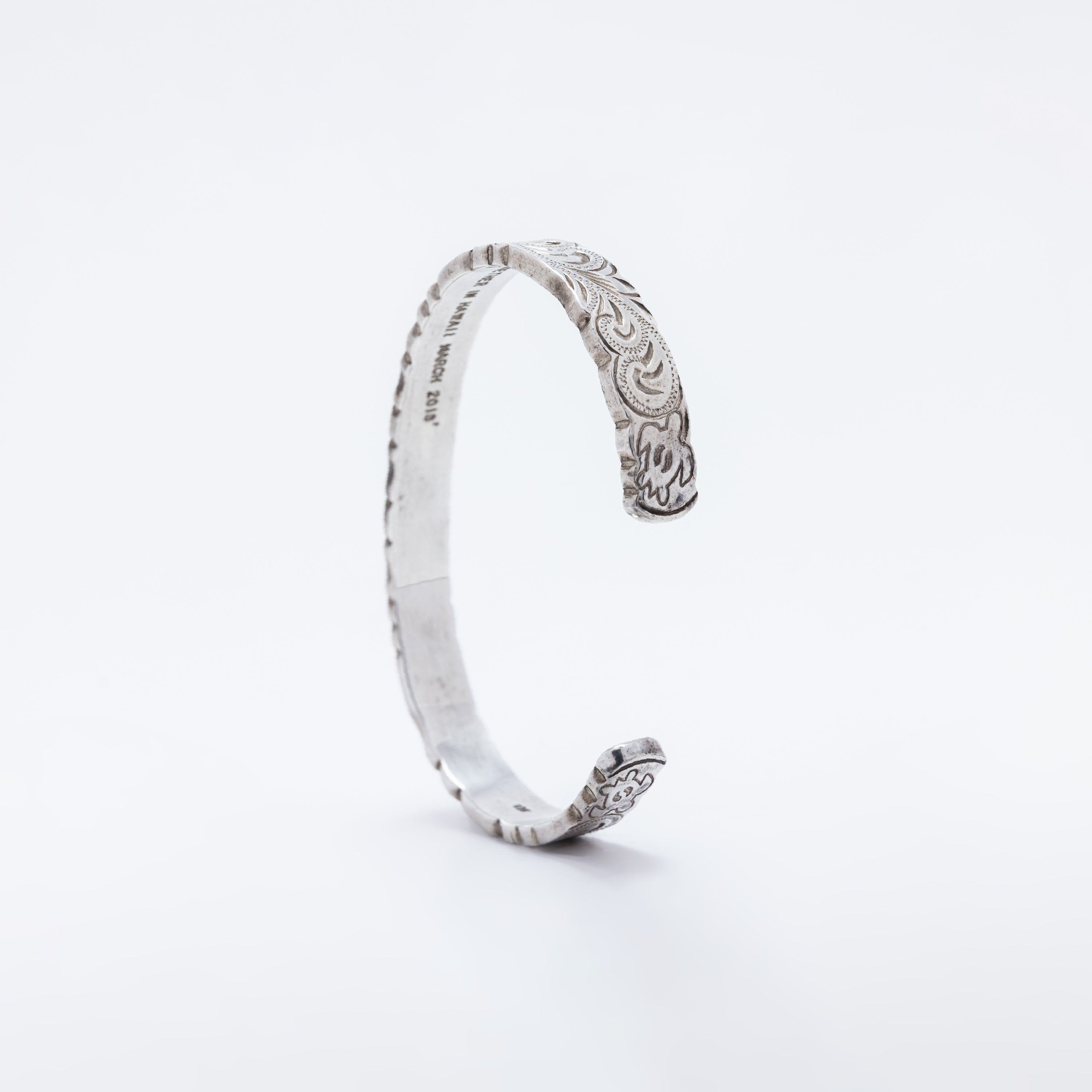 Ku'uipo Honu Cuff with Hawaiian Heritage Scroll