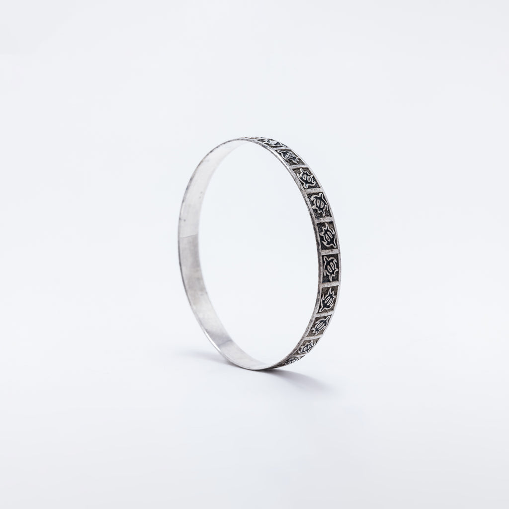 Honu Bangle with Black Enamel Ver.2