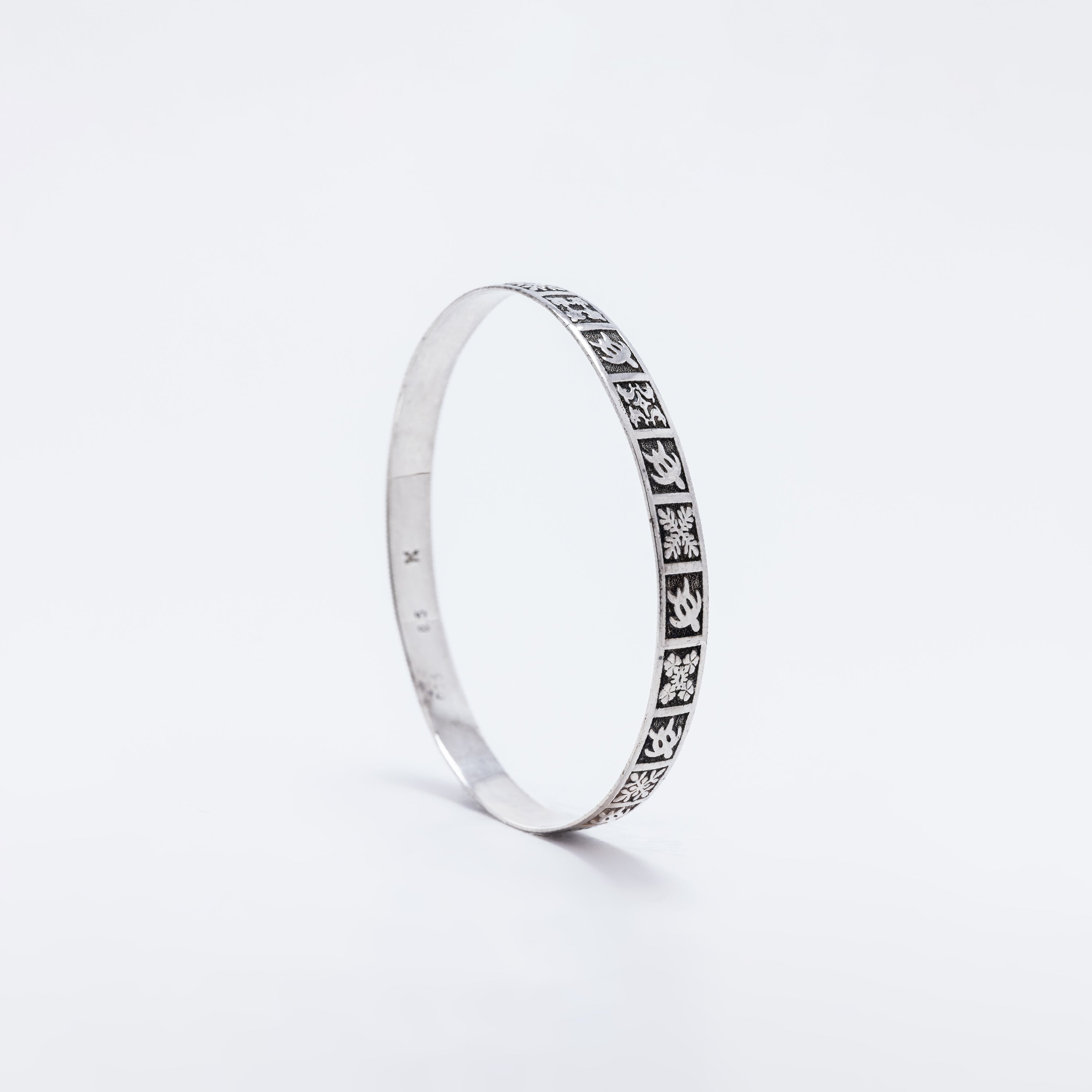 Honu Bangle with Hawaiian Quilt Patterns