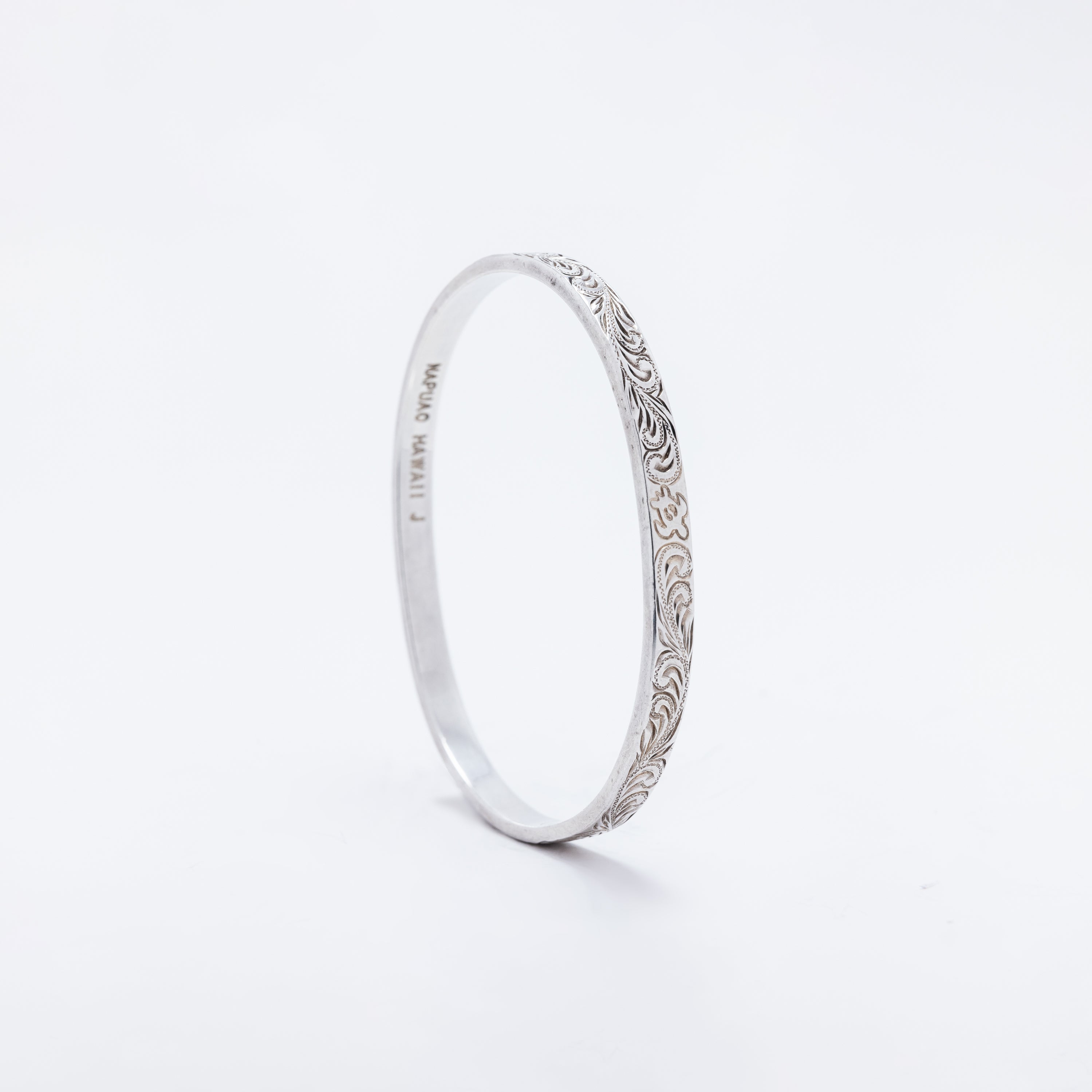 6mm Ku'uipo Bangle with Honu + Hawaiian Heritage Scroll