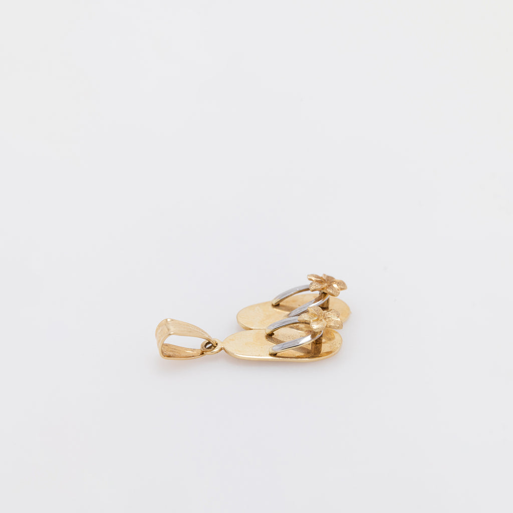 Sistahs Slippah Pendant