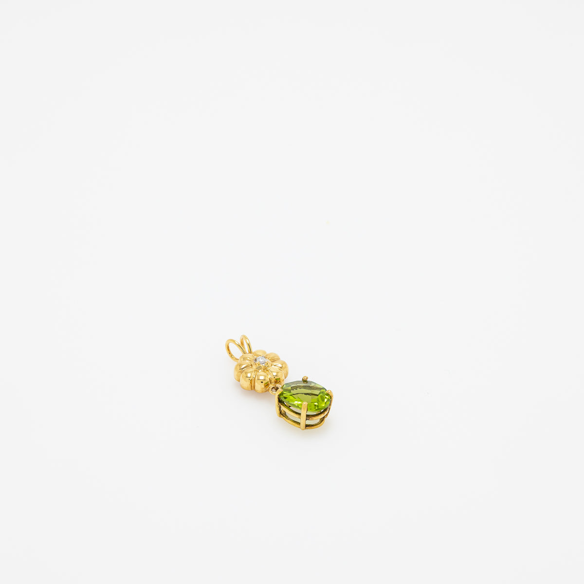Vivian Peridot Dangling Flower Pendant