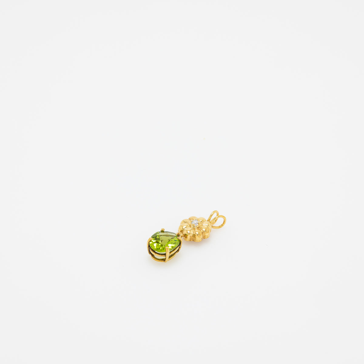 Vivian Peridot Dangling Flower Pendant