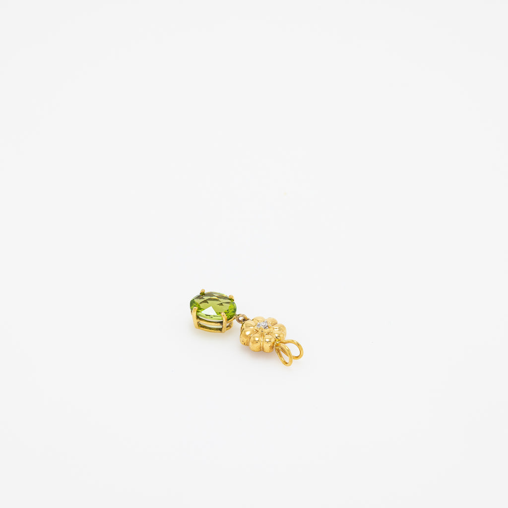 Vivian Peridot Dangling Flower Pendant