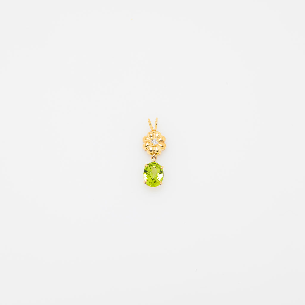 Vivian Peridot Dangling Flower Pendant