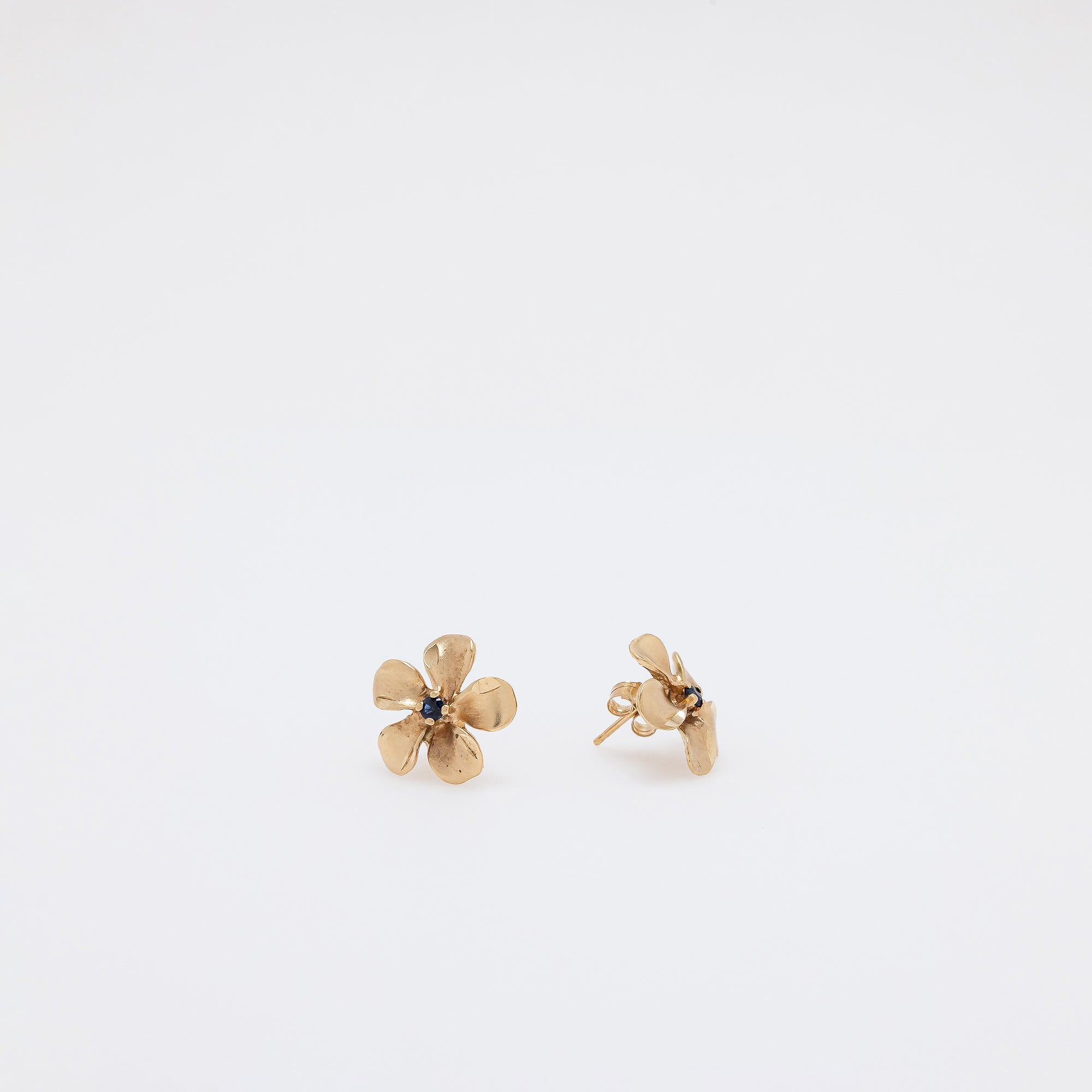Sapphire Plumeria Smooth Studs in Yellow Gold