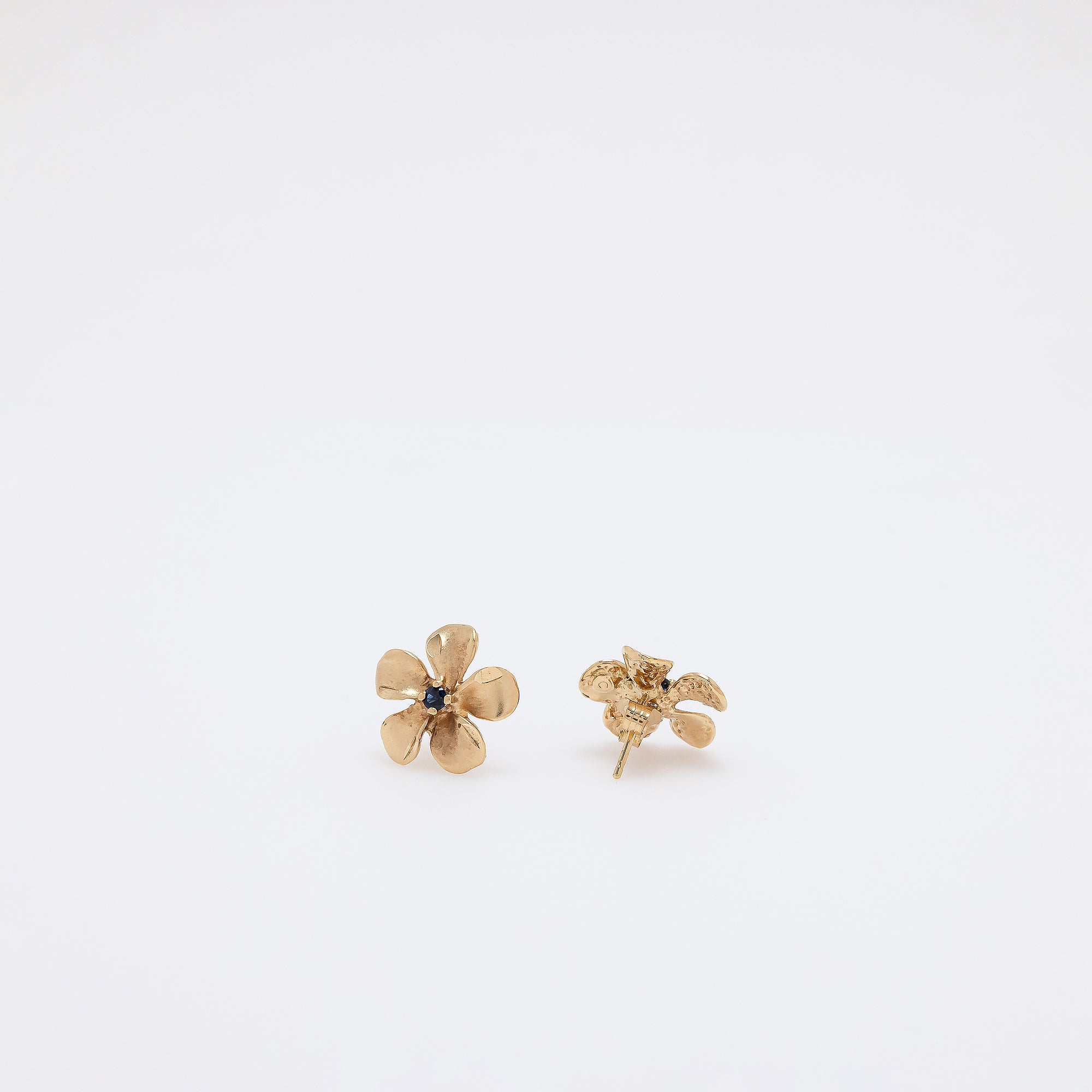 Sapphire Plumeria Smooth Studs in Yellow Gold