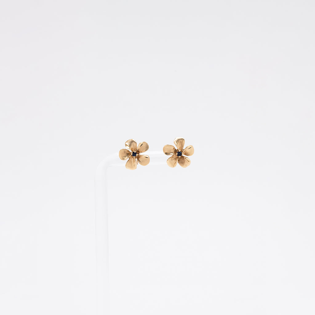 Sapphire Plumeria Smooth Studs in Yellow Gold