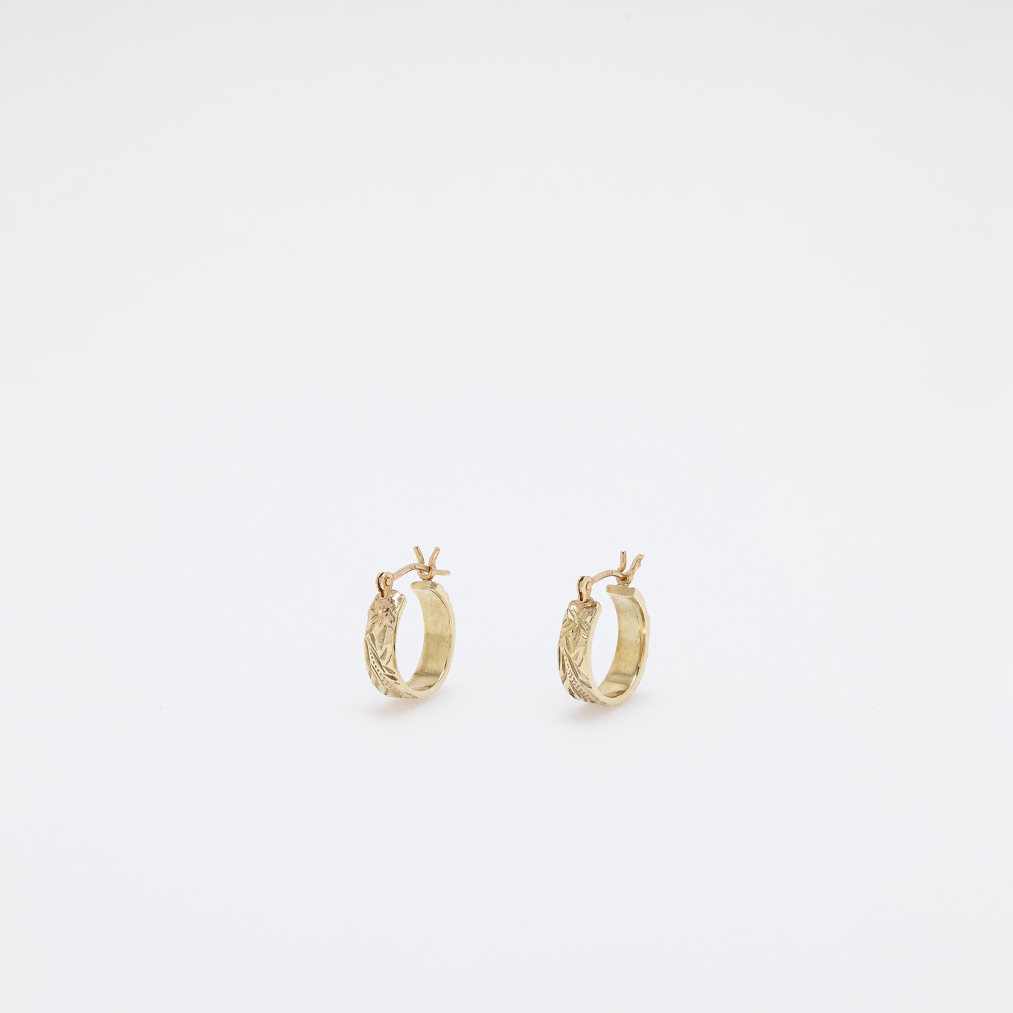 Single Plumeria + Hawaiian Heritage Engraved Huggie Hoops in Green Gold
