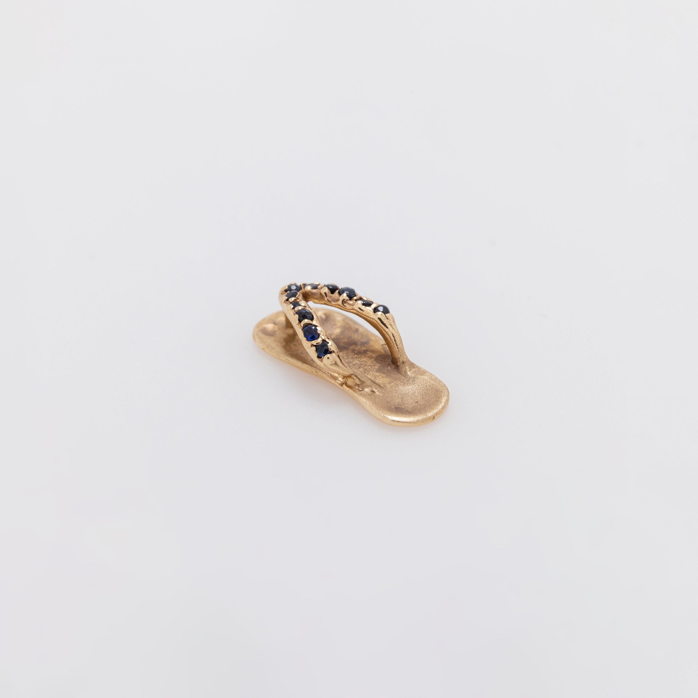 Sapphire Slippah Pendant