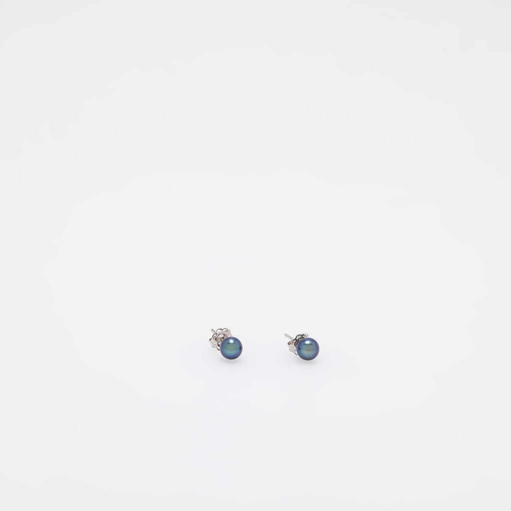 Hunter Pearl Earrings