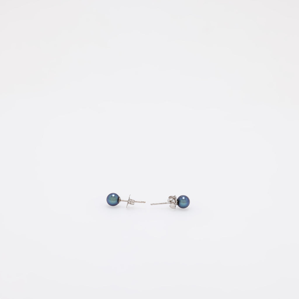 Hunter Pearl Earrings