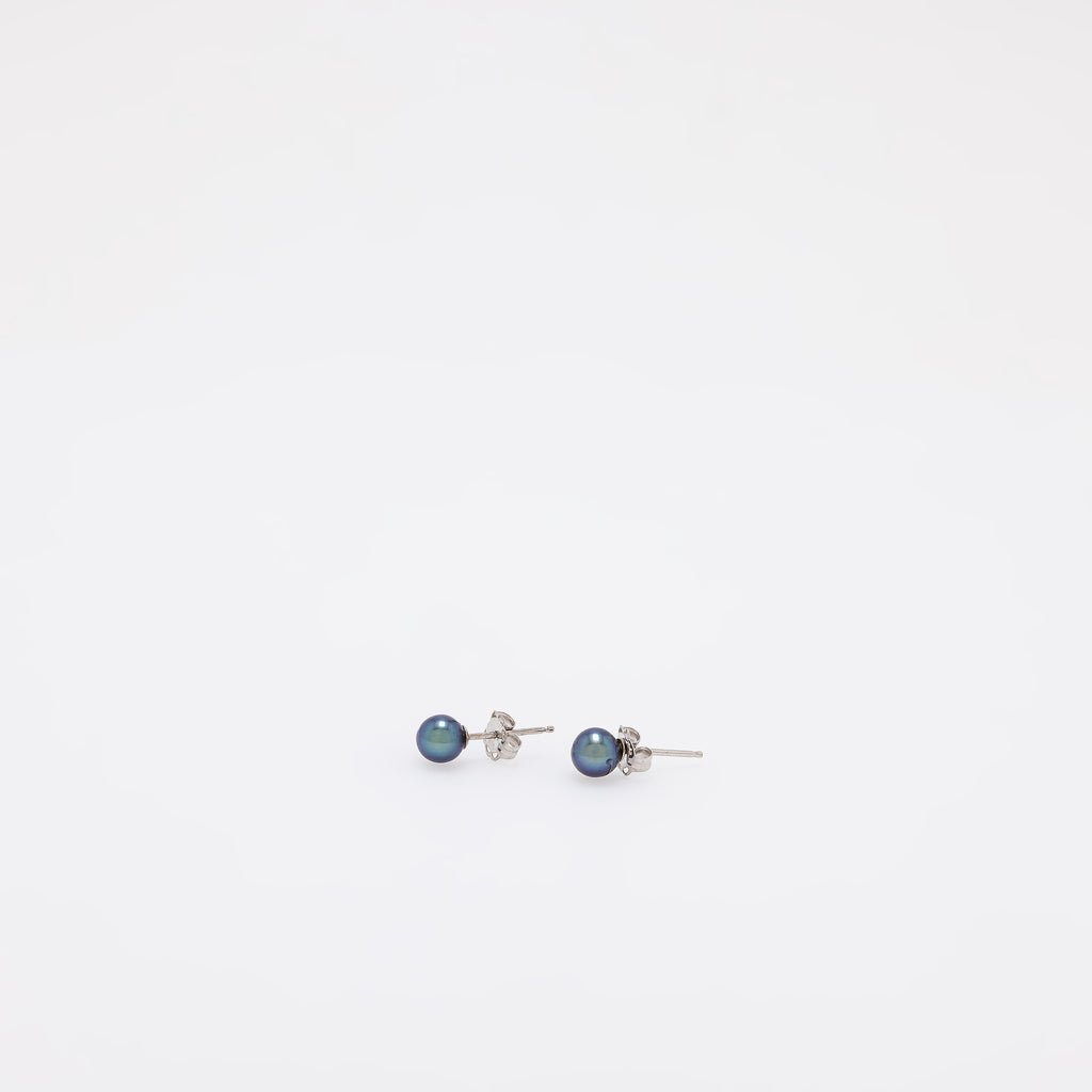 Hunter Pearl Earrings
