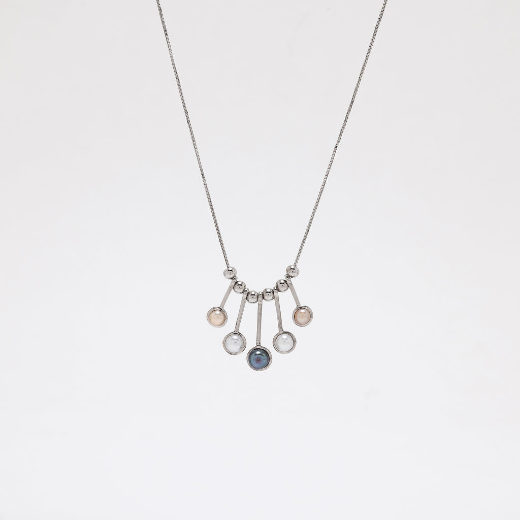 Sara Pearl Necklace