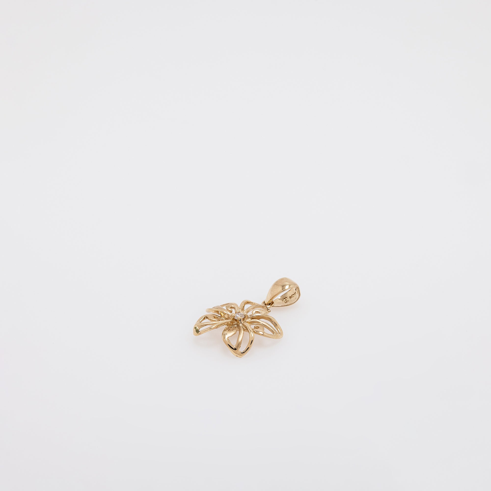 Wave Cutout Plumeria Pendant with Diamond