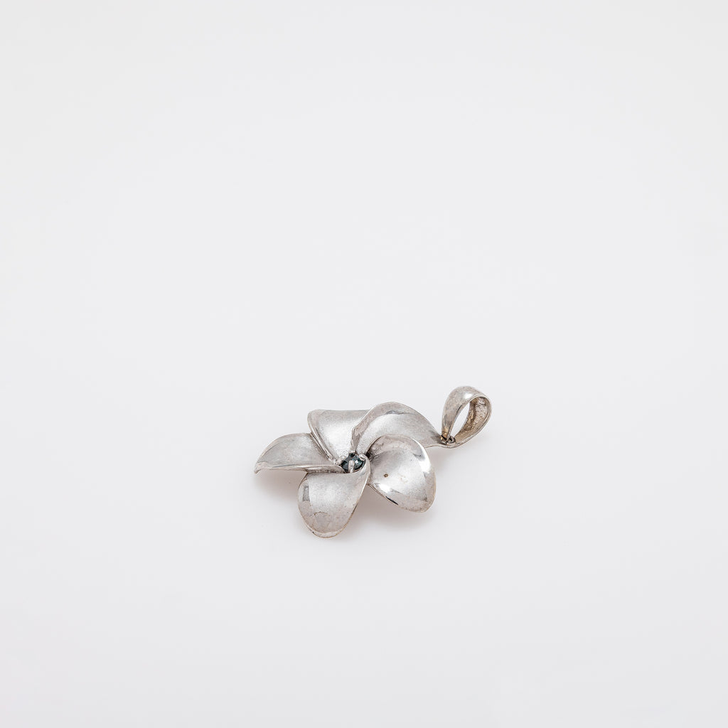 Blue Diamond White Gold Plumeria