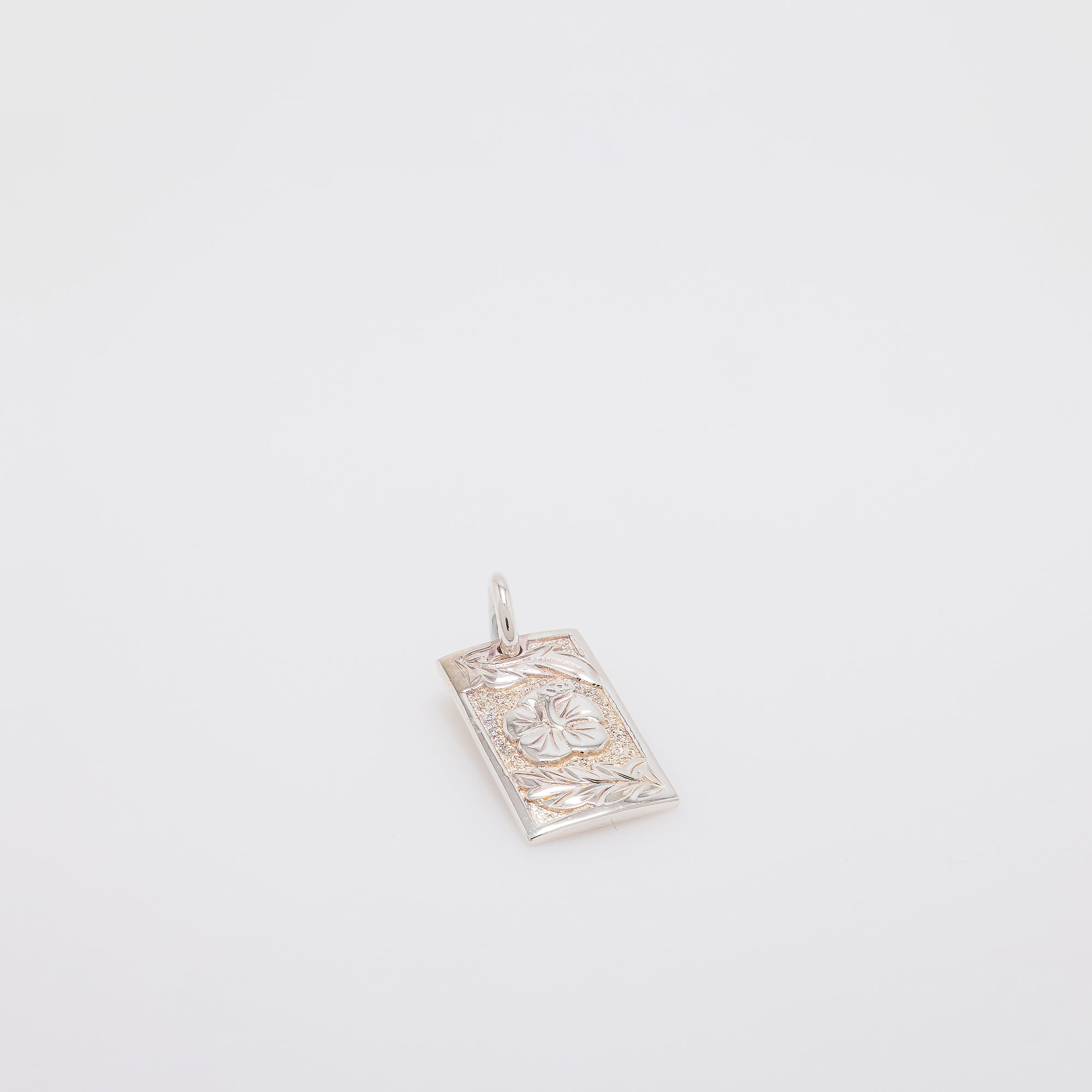 Solo Hibiscus Vertical Bar Pendant
