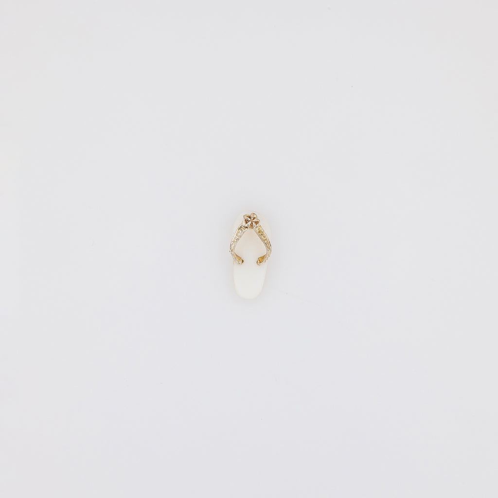 White Shell + Plumeria Slippah
