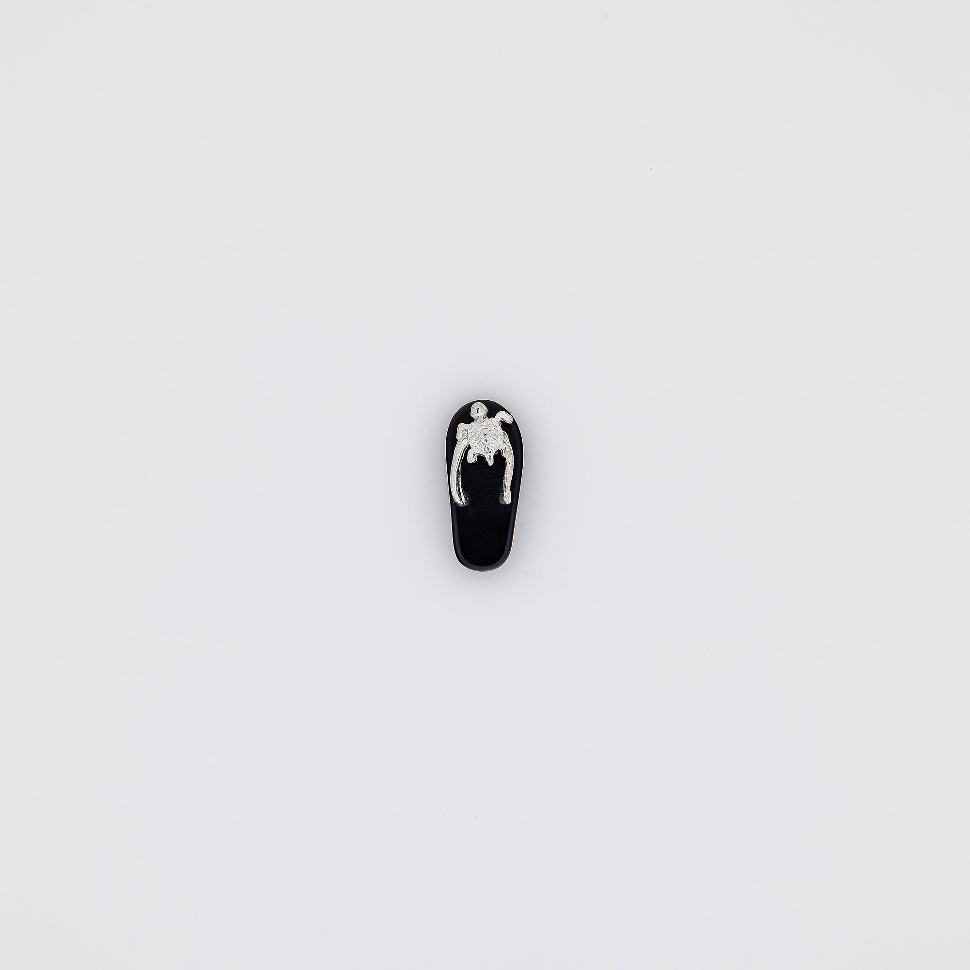 Honu Slippah in Black Onyx