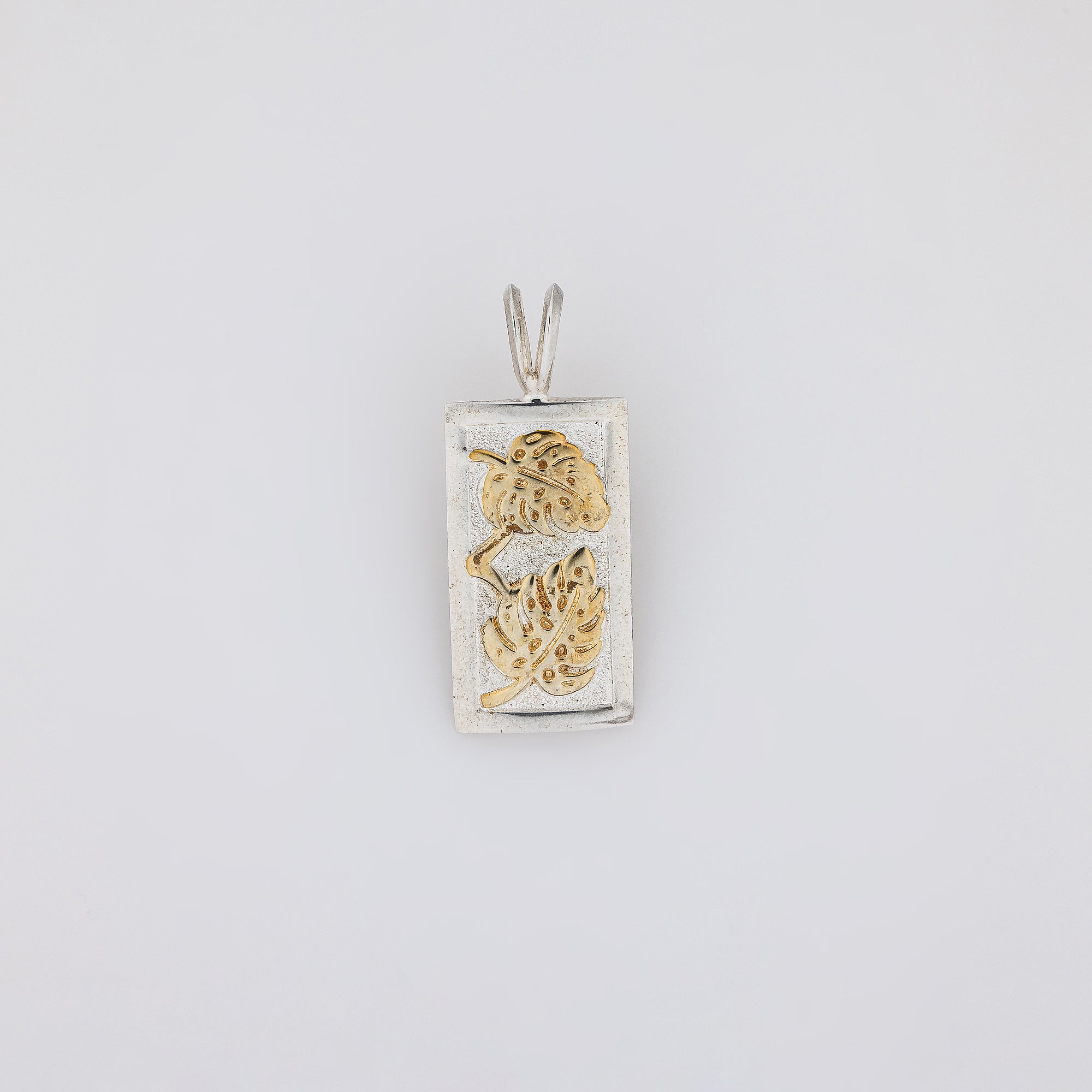 Double Monstera Leaf Vertical Bar Pendant