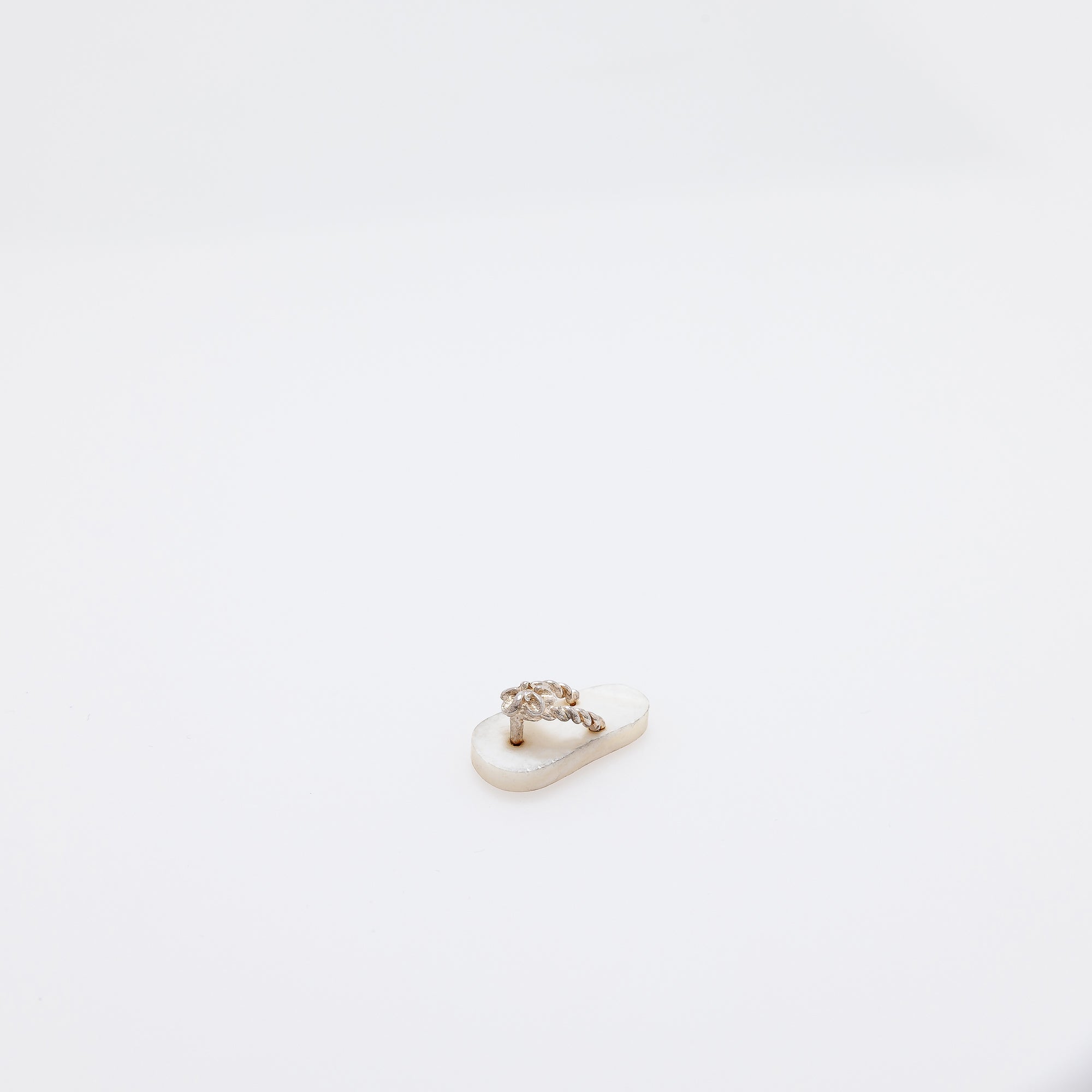 White Shell CZ Plumeria Slippah