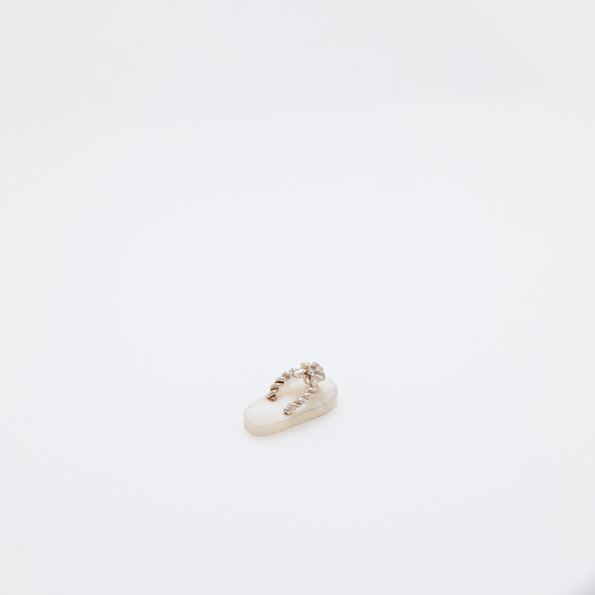 White Shell CZ Plumeria Slippah